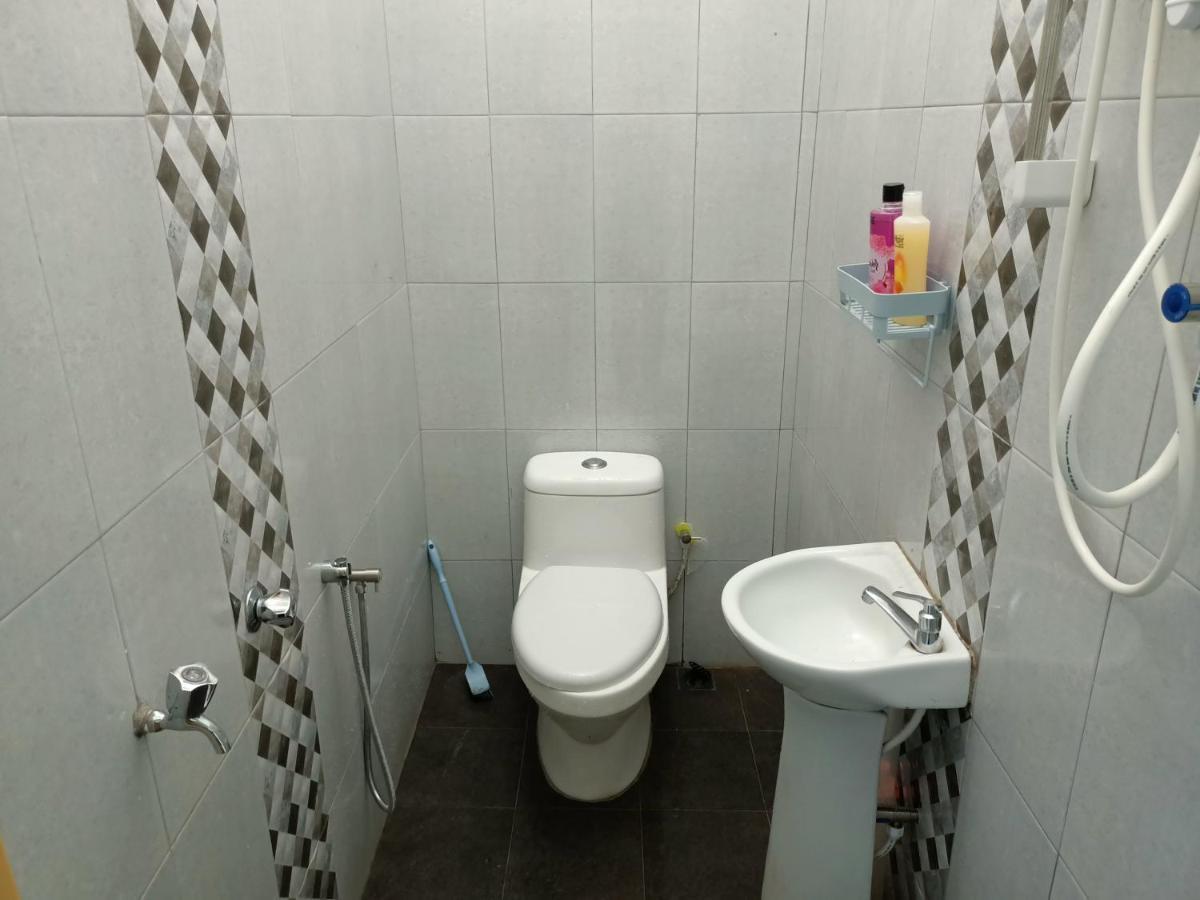 Ummi'S Homestay Kuala Besut Kampong Baru Esterno foto