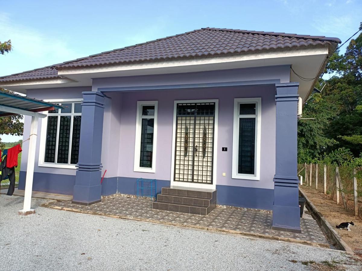 Ummi'S Homestay Kuala Besut Kampong Baru Esterno foto
