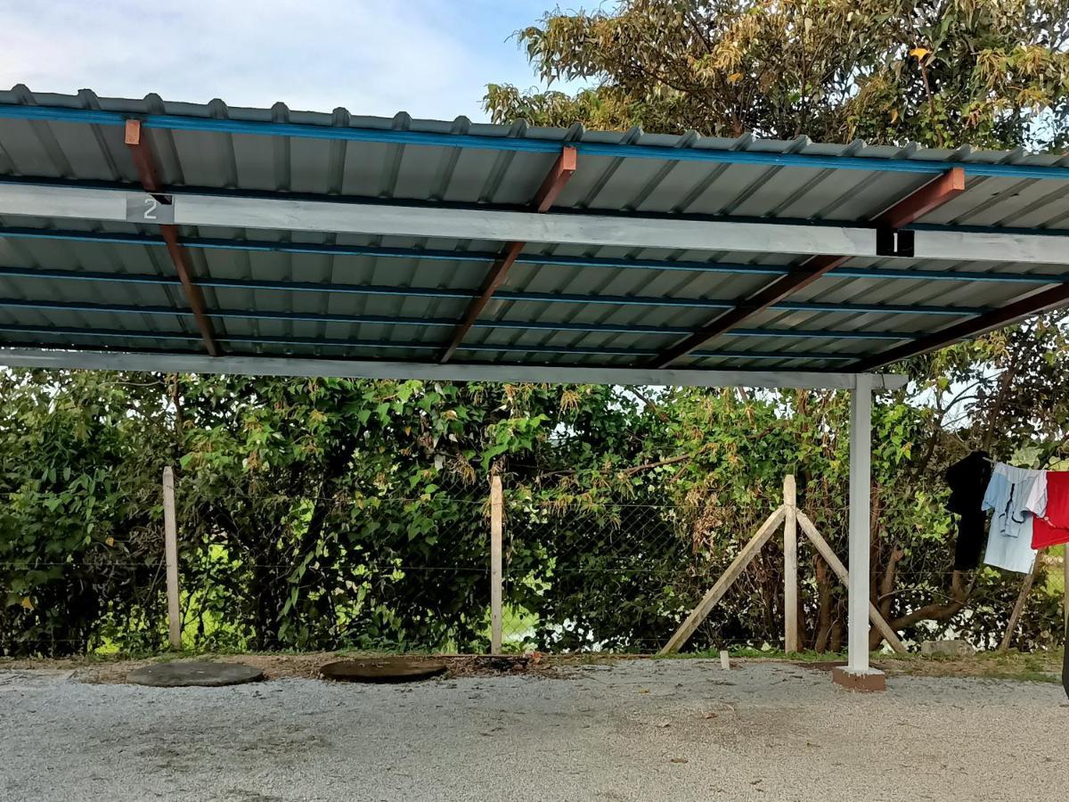 Ummi'S Homestay Kuala Besut Kampong Baru Esterno foto